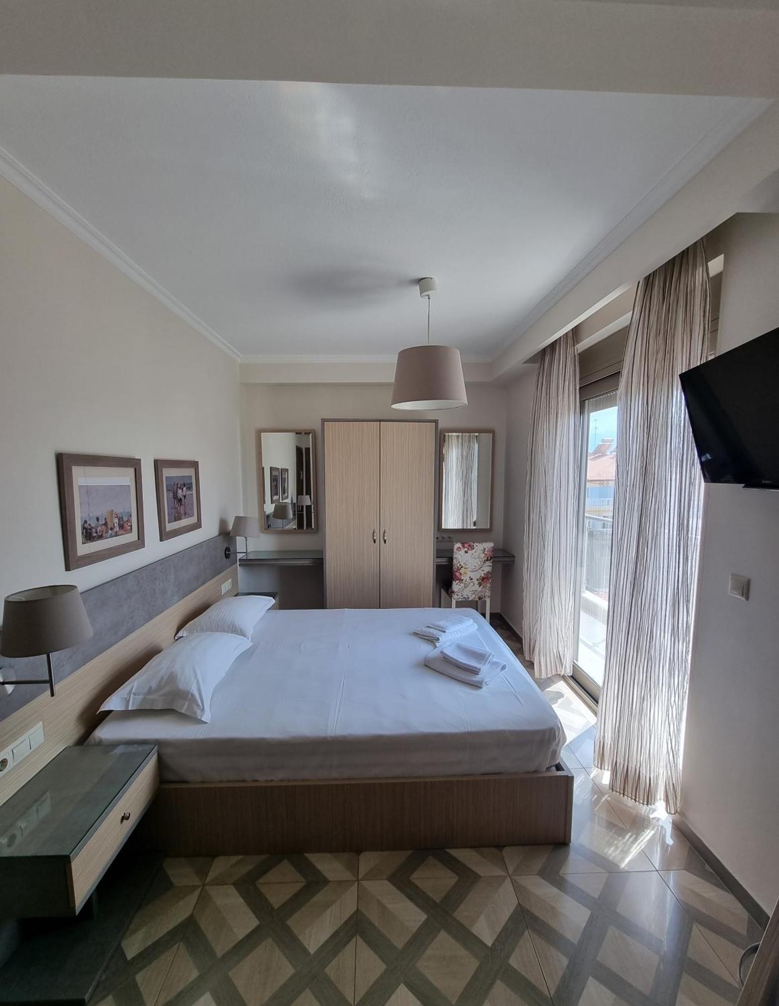 Sissy'S Boutique Apartments Paralía Eksteriør bilde